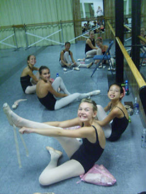 pointeshoeson2008041.jpg